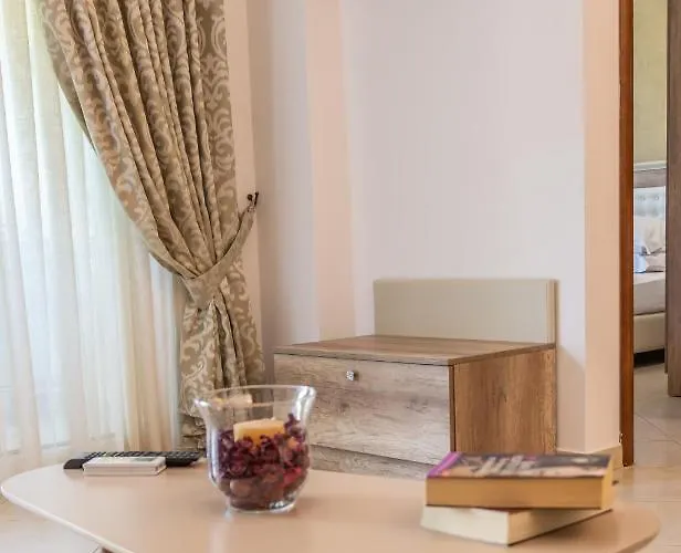 Mandani アパート *