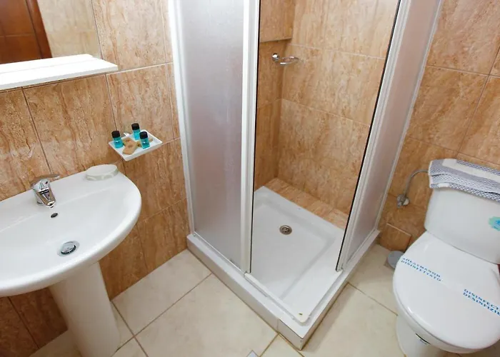 アパート Mandani