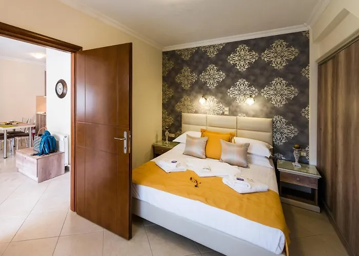 Mandani アパート タソス